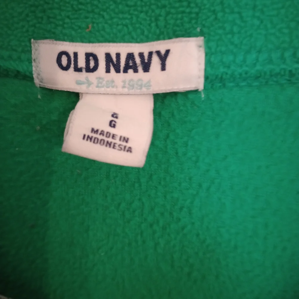 Green clothes - Picture 2 of 8